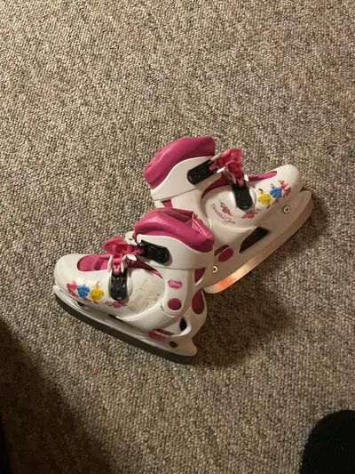 girls junior 12-13 skates , View more