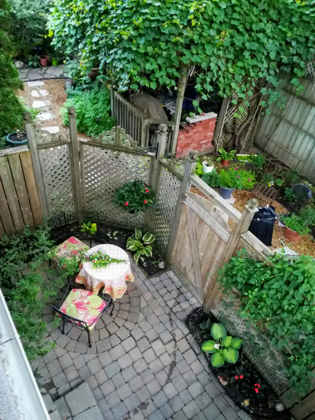 MILE-END APARTMENT / RENOVATED COTTAGE