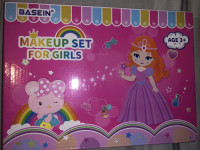 My first make up set for girls/set de maquillage pour filles