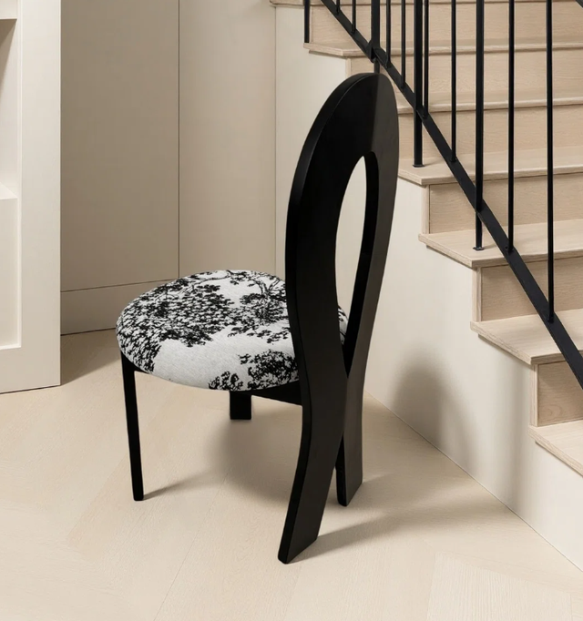 SOLID WOOD DINING CHAIRS - (Set of 4) - New in box in Dining Tables & Sets in City of Toronto - Image 5