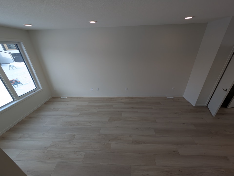 Beautiful Brand new Spacious 3 Bedroom, 2.5 Bath (Main Floor) 2