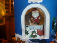 Musical Christmas Santa GlobeNew in box