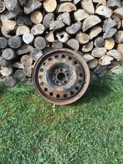 Jeux de 4 roues en acier, (Rim) 17 po, pour auto Hyundai, Kia En très bon état,