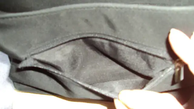 CALVIN KLEIN BLACK NYLON PURSE in Women's - Bags & Wallets in Mississauga / Peel Region - Image 6