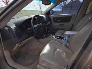 2005 Cadillac SRX Leather seats, panoramic sunroof
