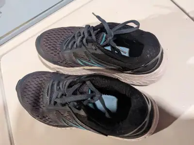 Shoes New Balance 840 v4 size 8.5 unisex, View more