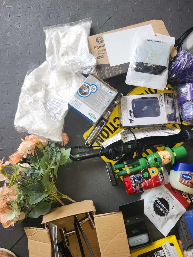 Assorted Household Goods Bundle in Multi-item in Hamilton - Image 5