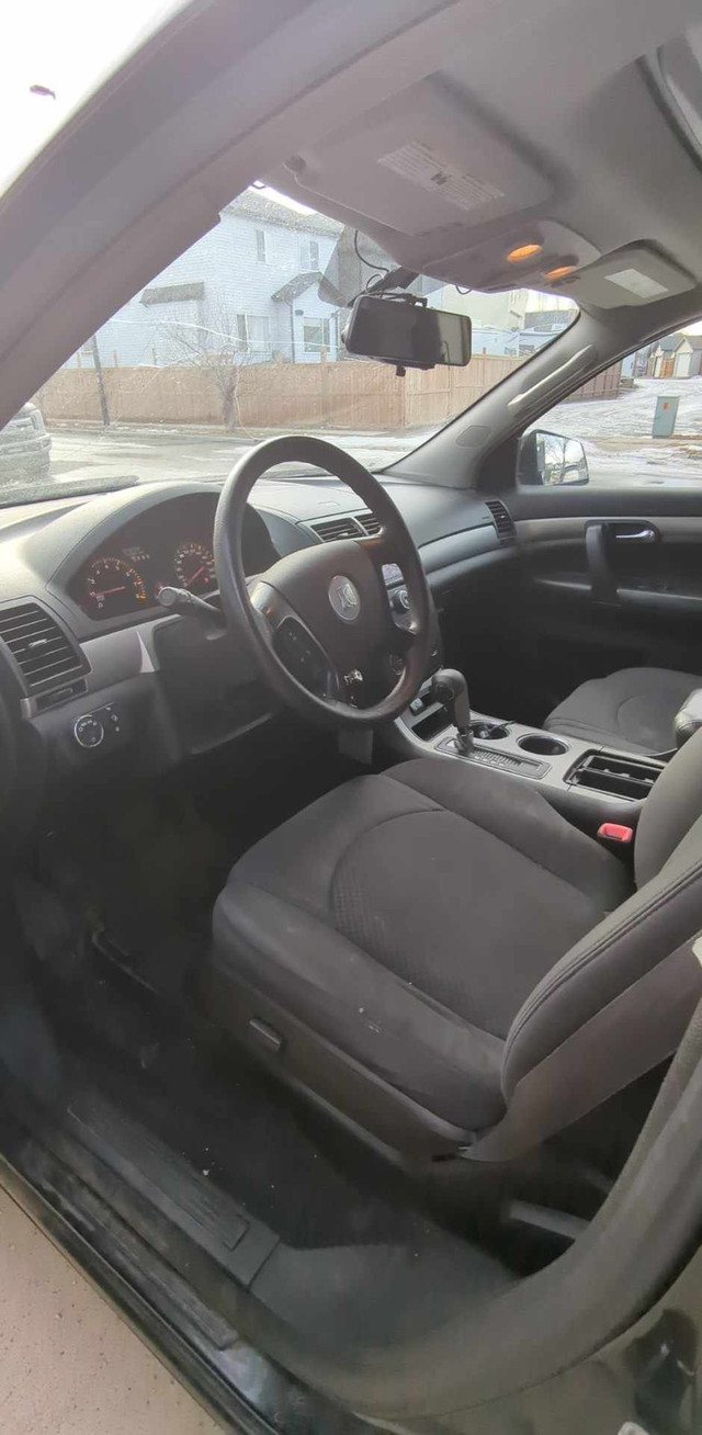 2007 Saturn Outlook in Cars & Trucks in Calgary - Image 3