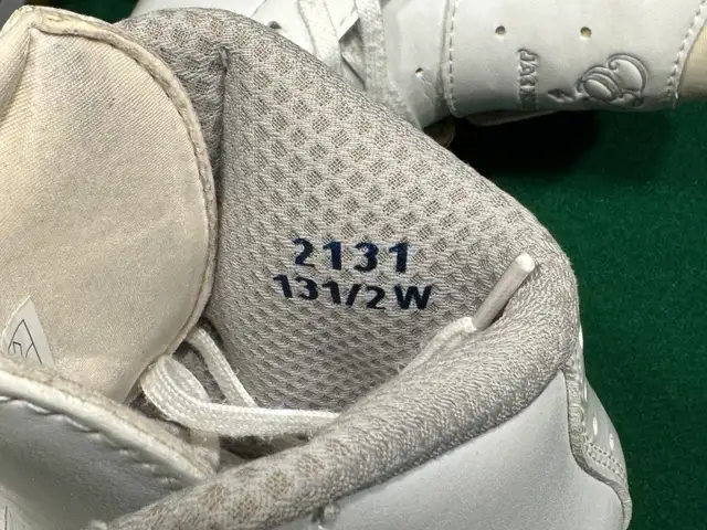 Jackson Elle with Mirage blade, size Y13.5W - Excellent conditio in Skates & Blades in Hamilton - Image 6