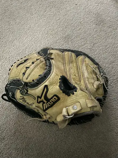 Rare Mizuno Lelf Handed Catcher Glove, View more