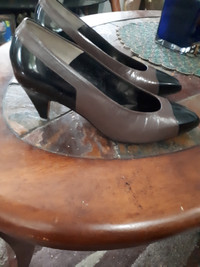 Vintage (new) La Vallee Women Leather  Shoes size 9