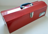 GPX 19-Inch Portable Red Metal Locking Tool Box *** SOLD ***