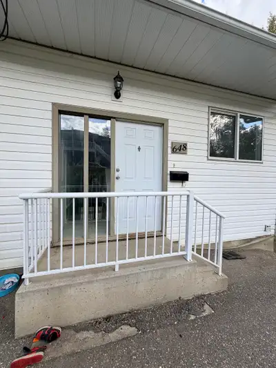 available for rent 3 bedroom town house on adam street 648 adam , close to schools and 5-10 minute d...