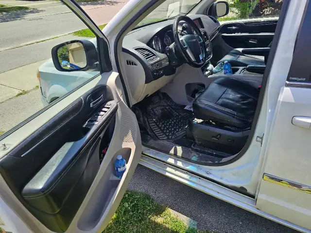 Chrysler Town & Country503112475397990404
