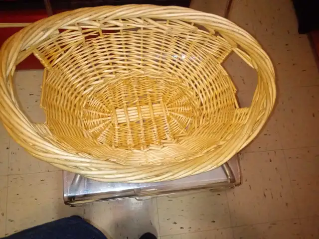 Large  basket,16 inches x 24  grand panier 40 cm x 60 in Bathwares in Gatineau - Image 2