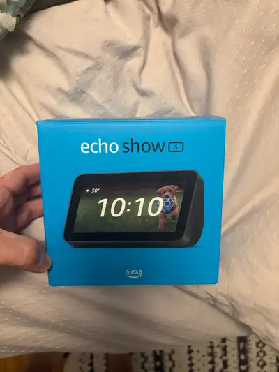 BRAND NEW amazon echo show 5 Never used NOUVEAU amazon echo show 5 Jamais utiliser
