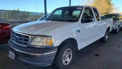 2000 Ford F150 XL FOR PARTS 