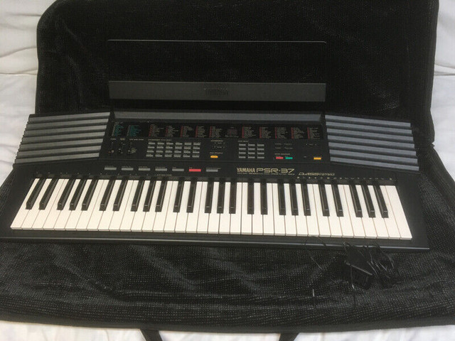 Yamaha Keyboard with Stand in Pianos & Keyboards in Edmonton - Image 2