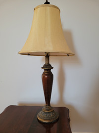 Lovely Antique-style Table Lamp with Shade