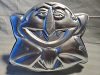 1977 pre owned sesame street the count wilton cake baking pan