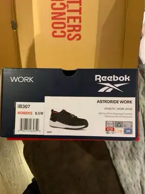 Reebok Astroride Work Shoes in Women's - Shoes in Oshawa / Durham Region - Image 4