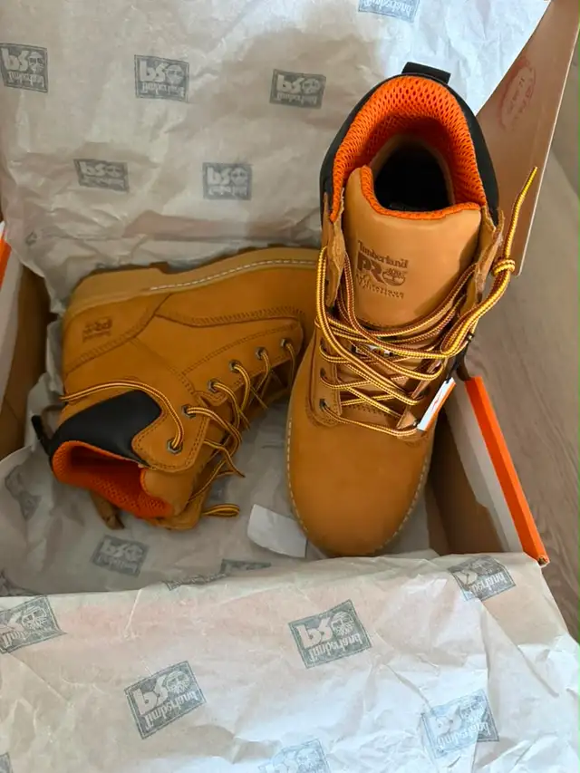 Brand New Timberland resistor work boots size 9 in Men's Shoes in City of Toronto - Image 3