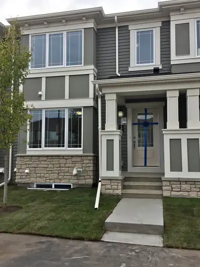 3-Bed, 2.5 bath + Attached Double Garage Townhouse for Rent in Cityscape NE -This beautiful and spac...