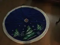 FOR SALE:  CHRISTMAS TREE SKIRT - REDUCED