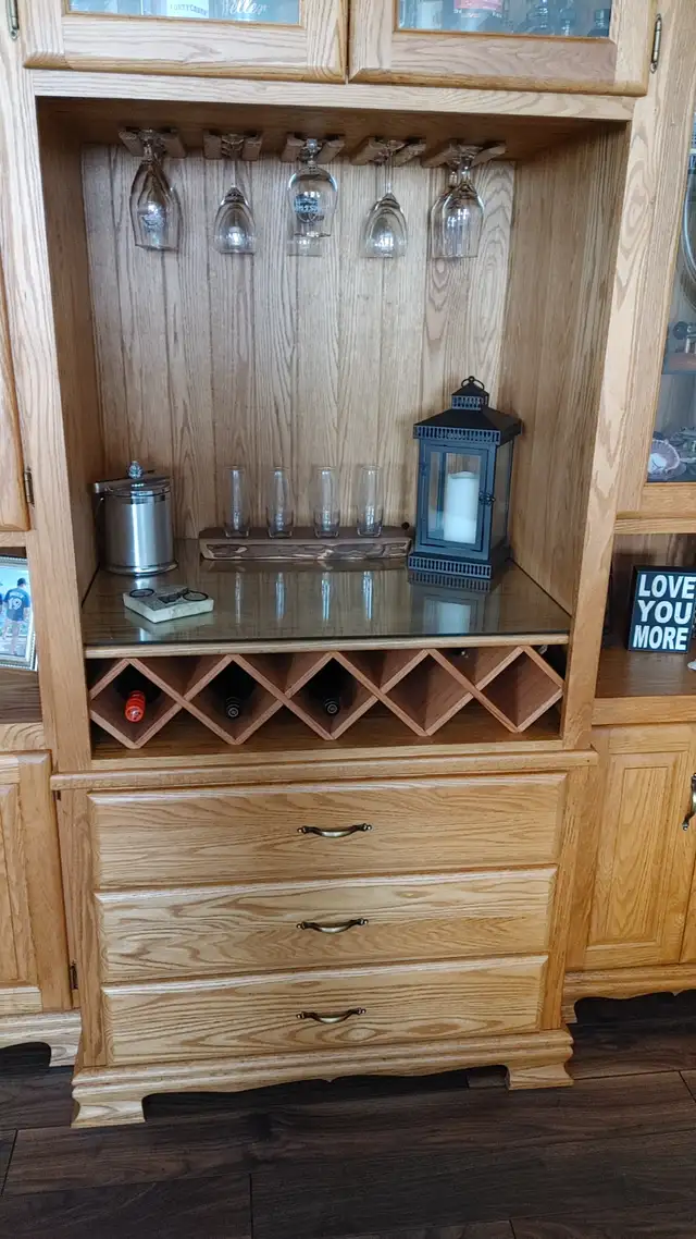 Oak Wall Unit in Hutches & Display Cabinets in Kitchener / Waterloo - Image 9
