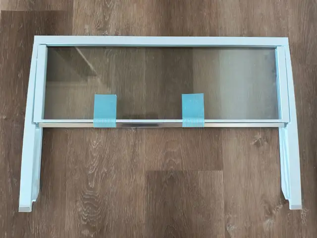 Étagère de Réfrigérateur / Refrigerator Shelf in Refrigerators in City of Montréal - Image 3