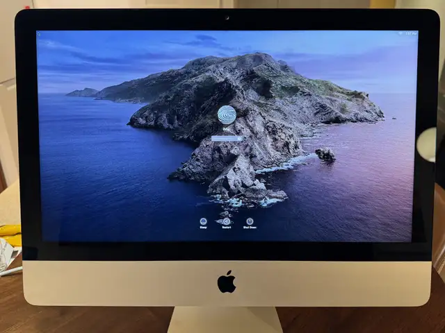 iMac (21.5-inch, Late 2012 macOS Catalina 10.15.7 in Desktop Computers in City of Montréal - Image 3
