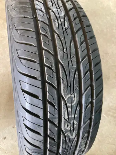 4 pneus d'été neufs P225/60/16 98H Yokohama Avid Envigor 225/60/16, P225/60R16, 225/60R16, P225/60/1...