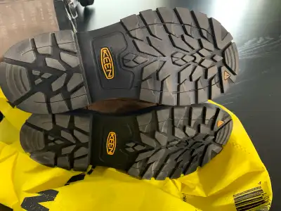 Keen brand steel toed work boots, View more