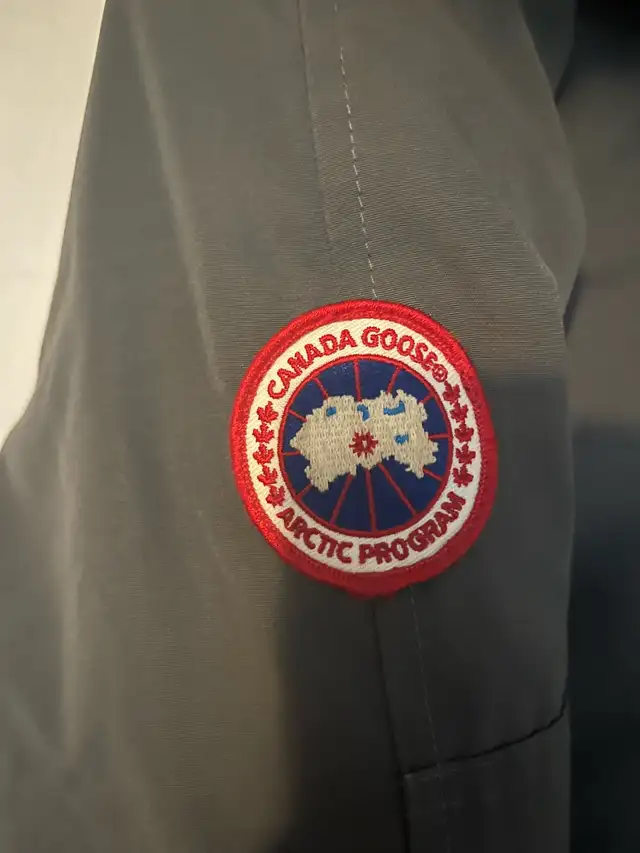 Canada goose jacket kids in Kids & Youth in Oshawa / Durham Region - Image 5