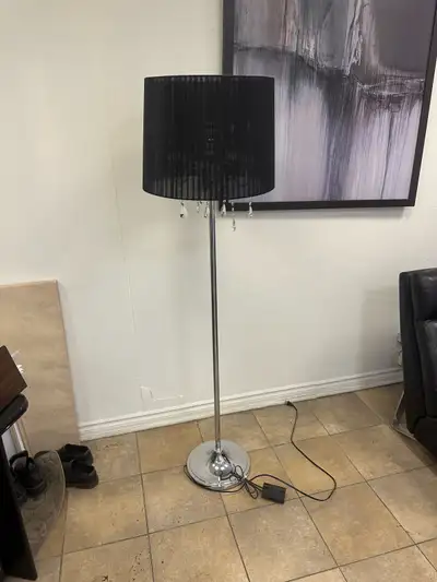 Black Floor Lamp / Lampe sur pied noire, View more