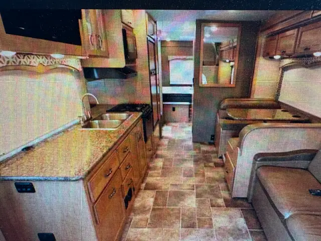 For Sale in RVs & Motorhomes in Quesnel - Image 7