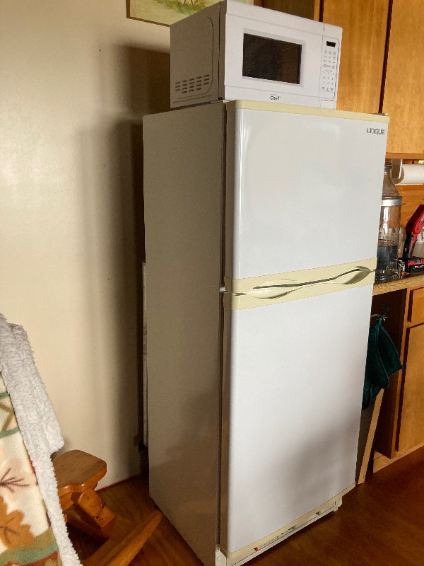 Refrigerator unique 6 cu ft Refrigerators Sault Ste. Marie Kijiji