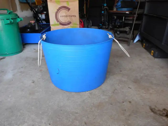 OUTSIDE TUB