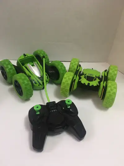 Green rc. Car Used Need No charger no battery’s aa & aaa Used for parts and stem