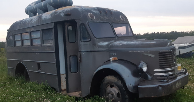 Food Truck (50's REO Gold Comet) in Other in Pembroke - Image 2