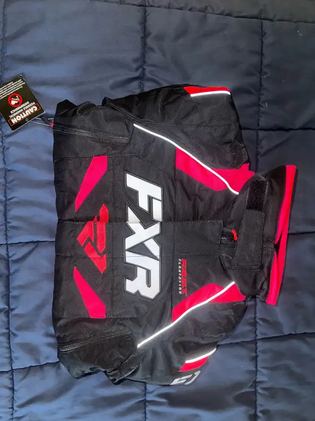 FXR Women’s Jacket in Women's - Tops & Outerwear in Kenora - Image 4