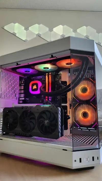 Hyte Y60 Custom Gaming PC ! Ryzen 5 5600X + RTX 3060 Ti + 16GB, View more