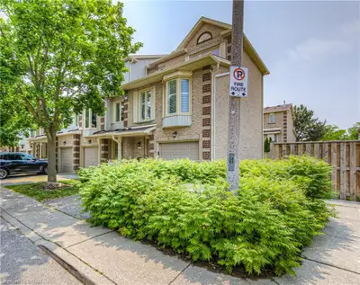 Guelph 5 bedroom townhouse for Rent Close to University!