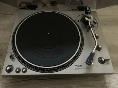 Technics SL-1300 Turntable (Restored), View more