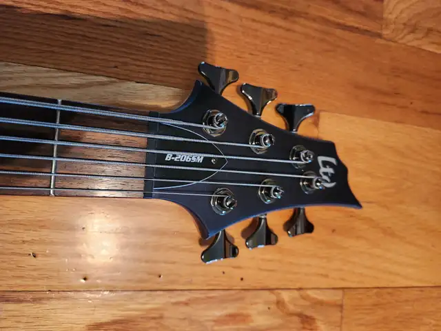 ESP LTD B-206SM 6 String Electric Bass! W/Gigbag! FREE SHIPPING! in Guitars in Calgary - Image 6