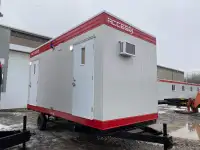Unité modulaire sanitaire autonome 8'x18'