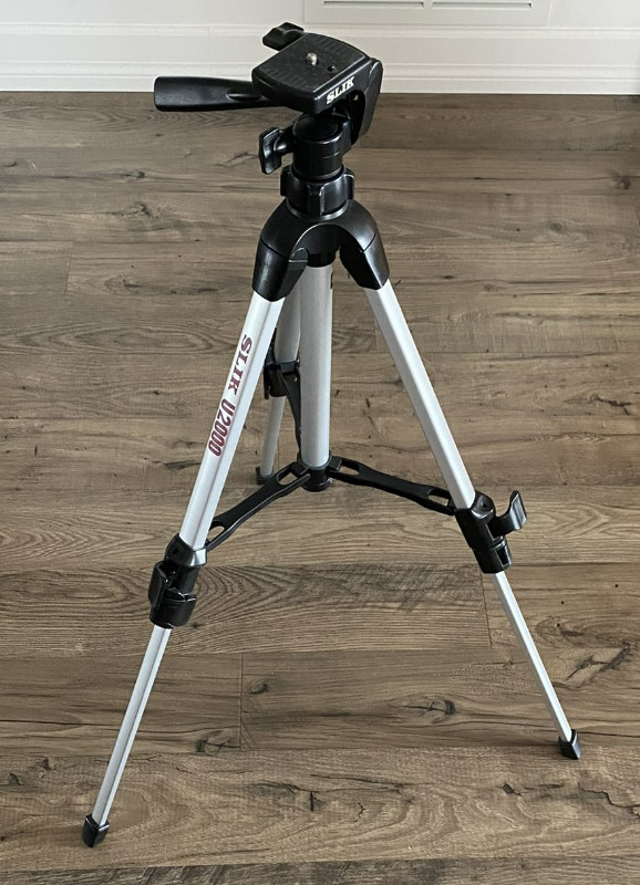 SLIK U2000 Adjustable / Portable Aluminum Camera Tripod Cameras