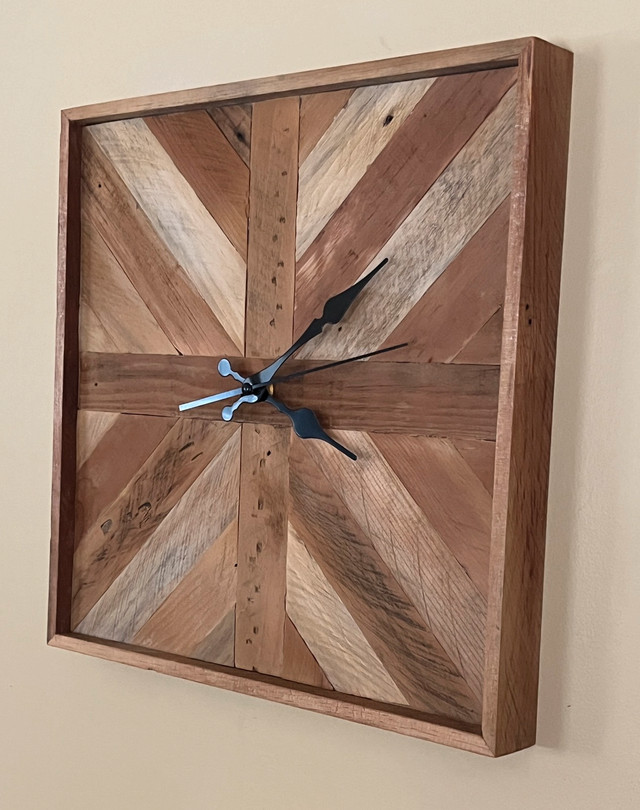 Handmade Clock - AA battery - Silent movement in Home Décor & Accents in Hamilton