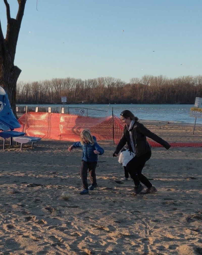 Overnight babysitter Child Care Windsor Region Kijiji