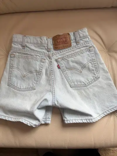 Vintage Levi's faded 550 relaxed fit denim women’s Shorts, View more